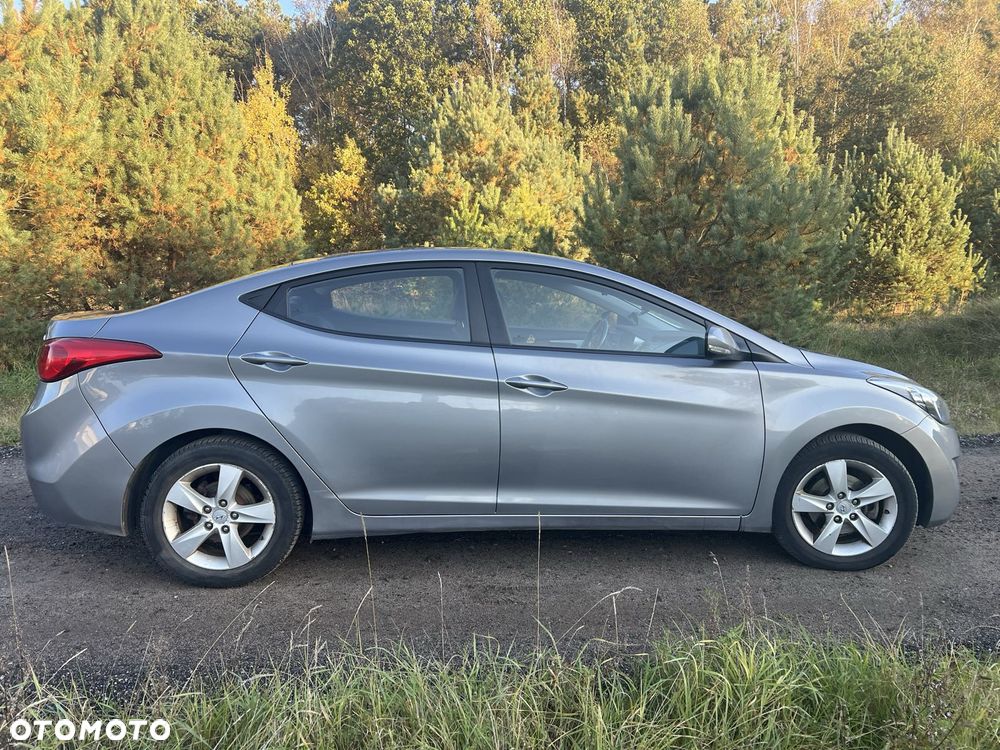 Hyundai Elantra 1.6 Style - 4