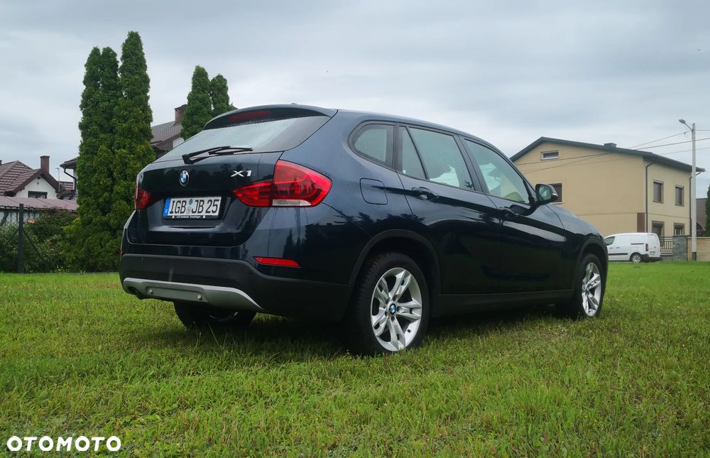 BMW X1 xDrive18d - 13
