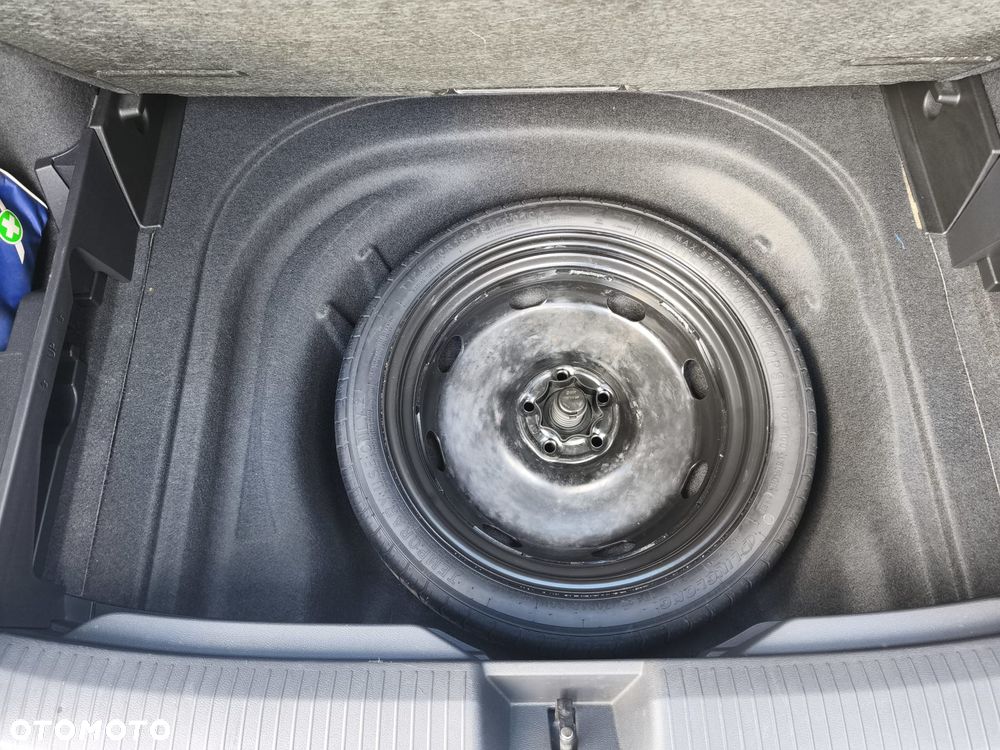 Volkswagen Golf 2.0 TDI Life - 22