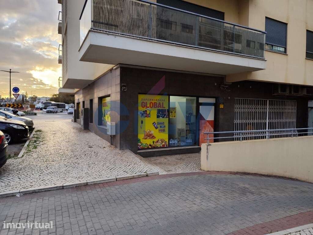 LOJA NO CORAÇÃO DE PORTIMÃO COM RENTABILIDADE - Grande imagem: 5/28