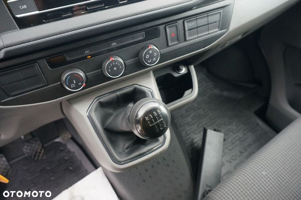 Volkswagen Transporter - 18