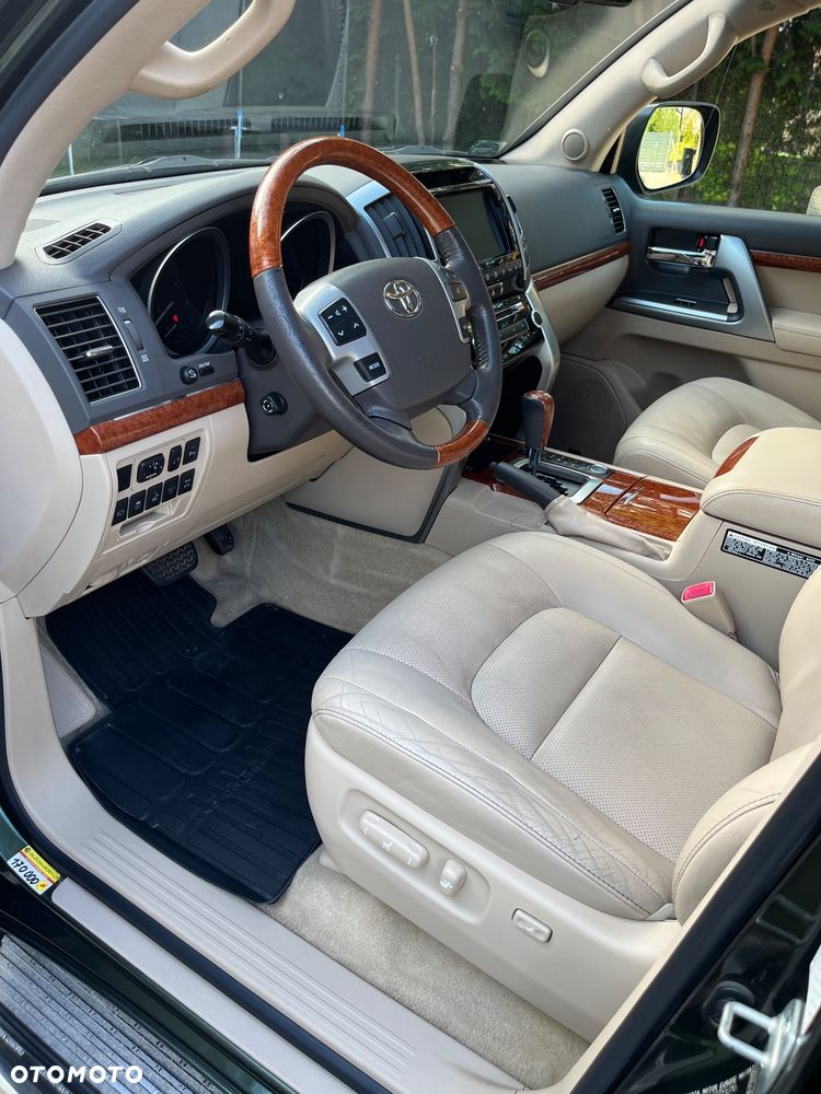 Toyota Land Cruiser LC 4.6 Prestige - 17