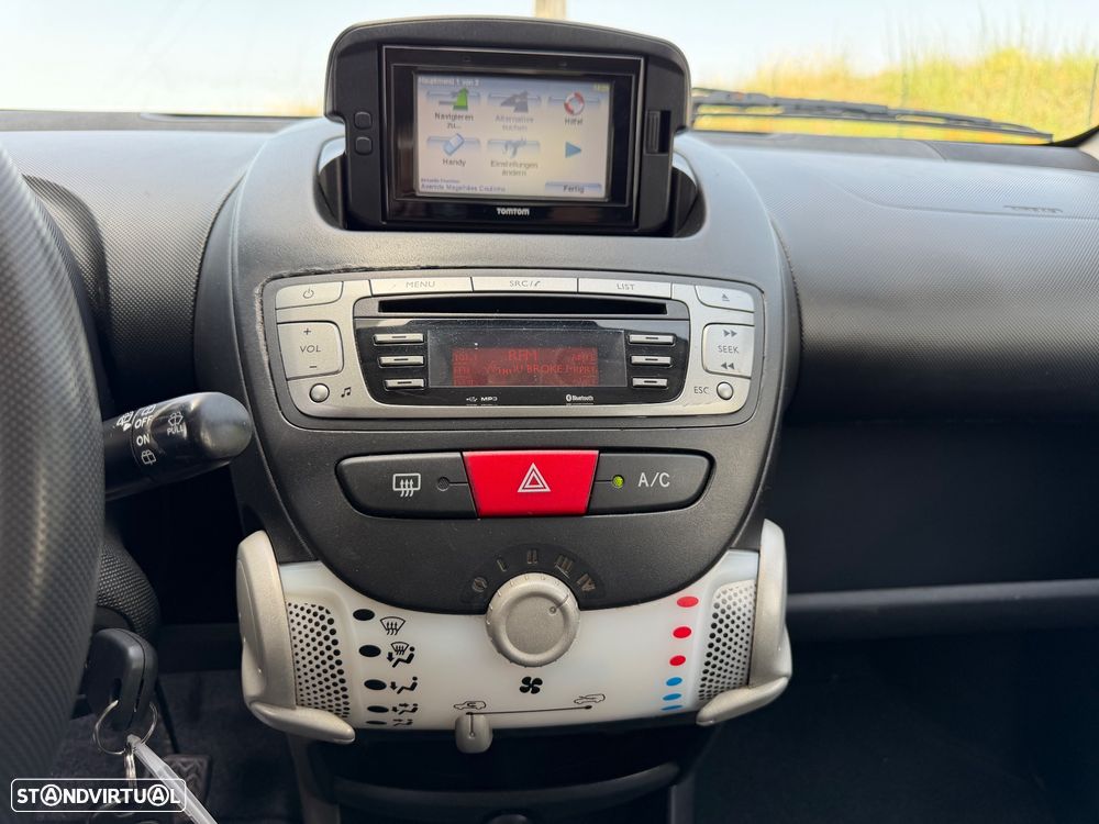 Toyota Aygo 1.0 Red Edition - 18
