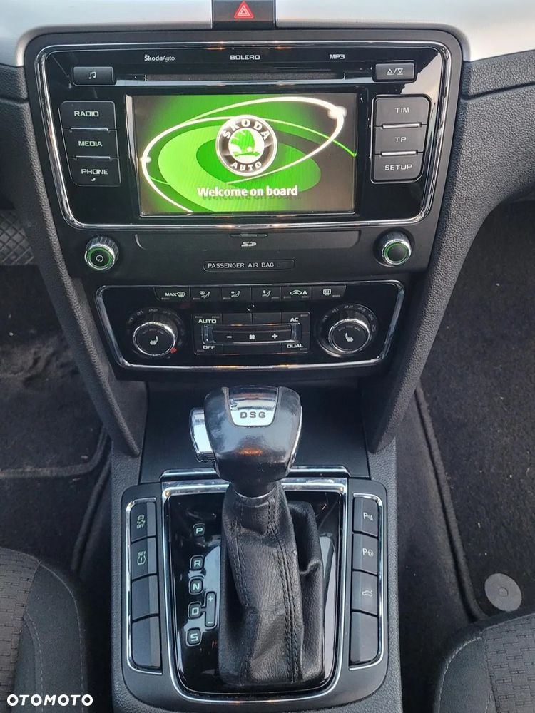 Skoda Superb 1.8 TSI Elegance DSG - 24