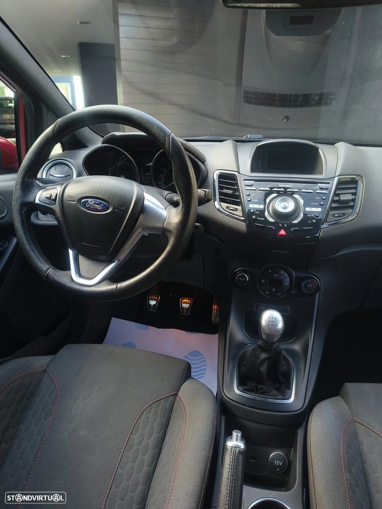 Ford Fiesta 1.0 EcoBoost S&S ST-LINE - 19