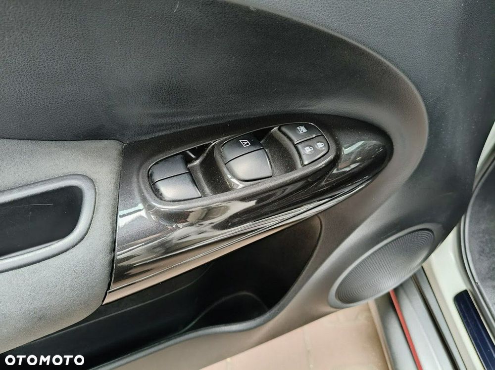 Nissan Juke 1.6 DIG-T ALL-MODE 4x4i CVT Nismo - 15