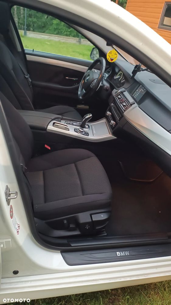 BMW Seria 5 530d xDrive Modern Line - 12