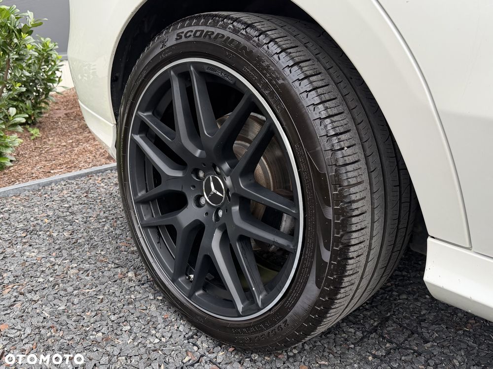 Mercedes-Benz ML - 10