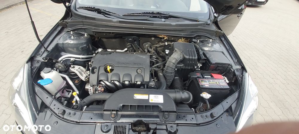 Kia Ceed 1.6 CVVT Dream-Team Edition - 13