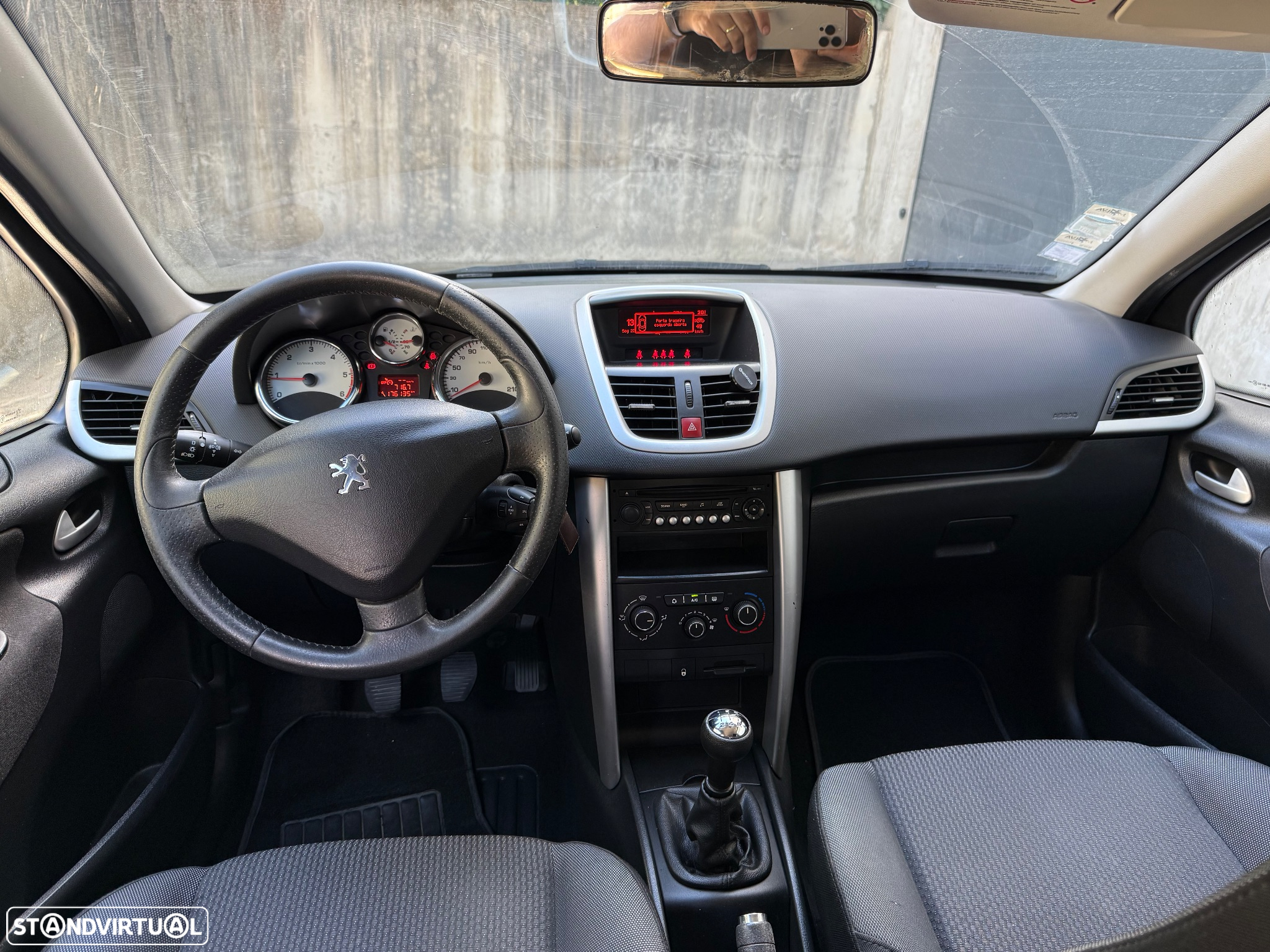 Peugeot 207 1.4 HDi Premium - 8