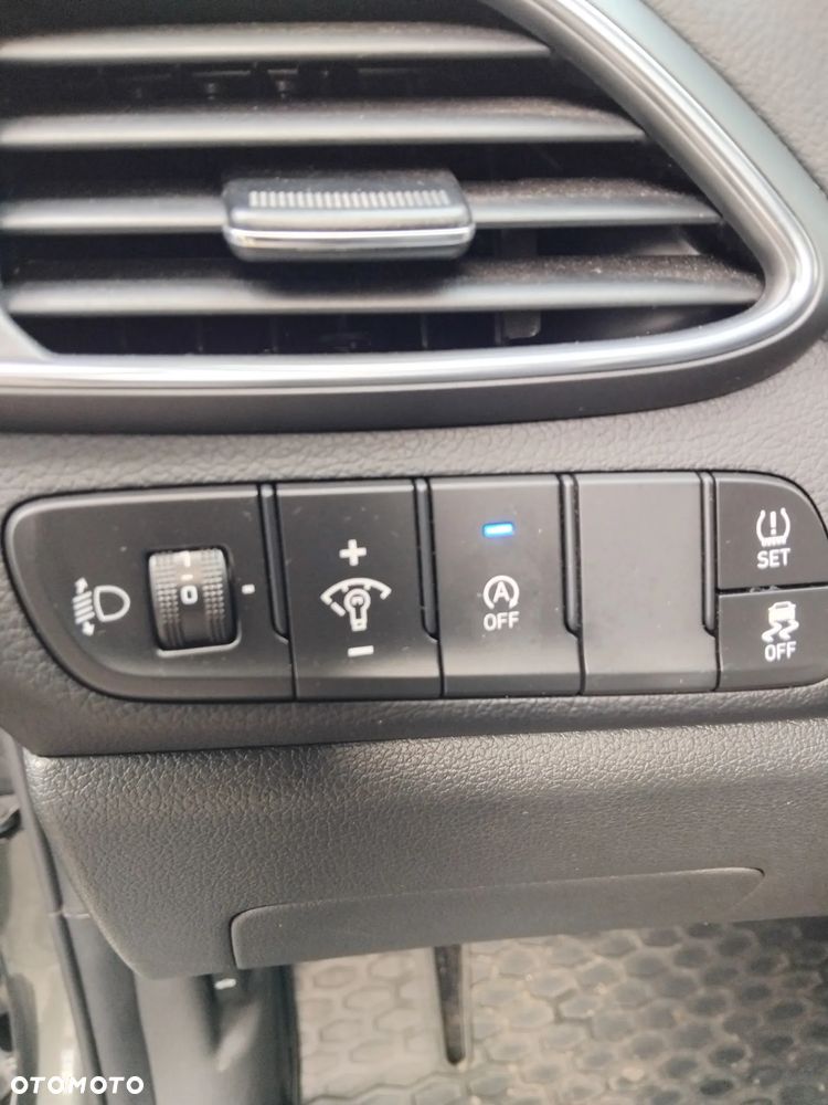 Hyundai i30 1.5 T-GDI 48V Modern - 9