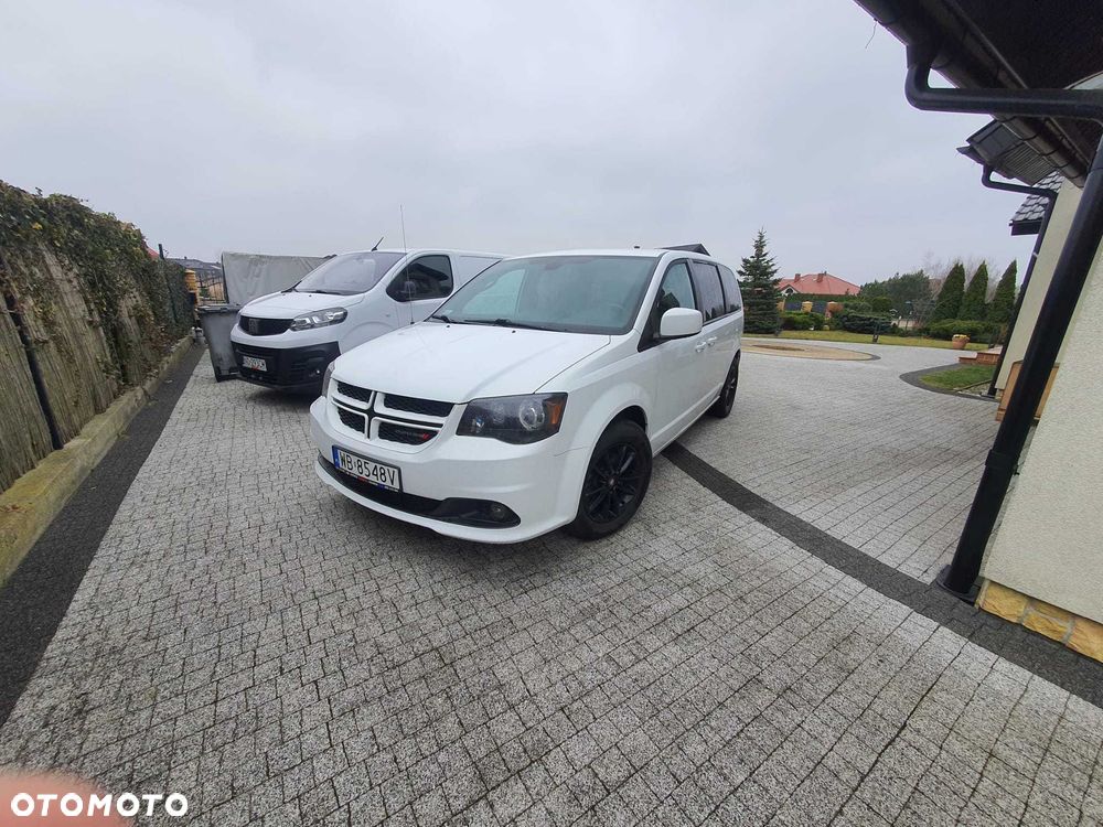 Dodge Grand Caravan - 5