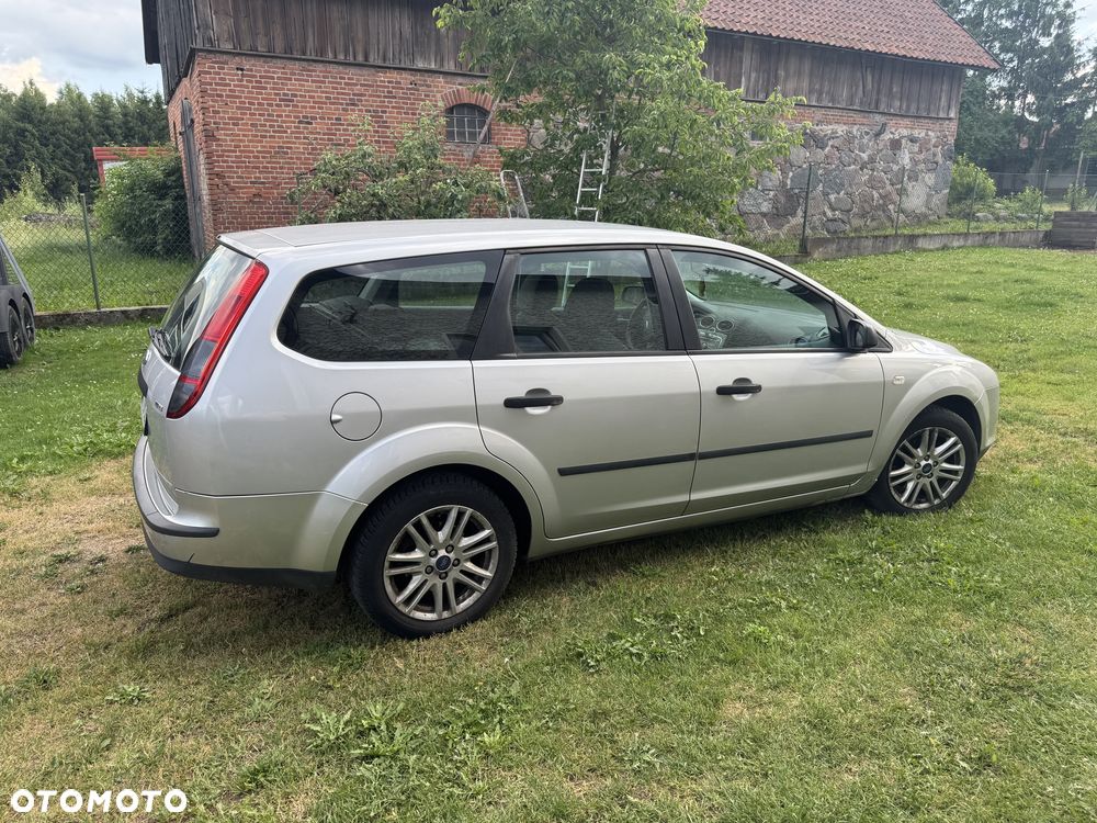 Ford Focus 1.6 TDCi DPF Ambiente - 5