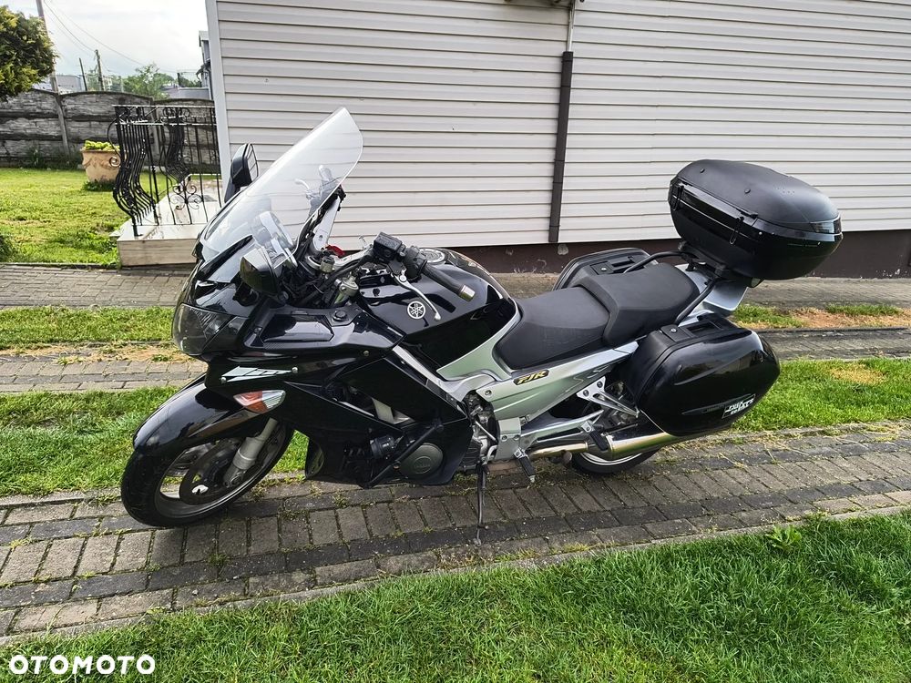 Yamaha FJR - 2