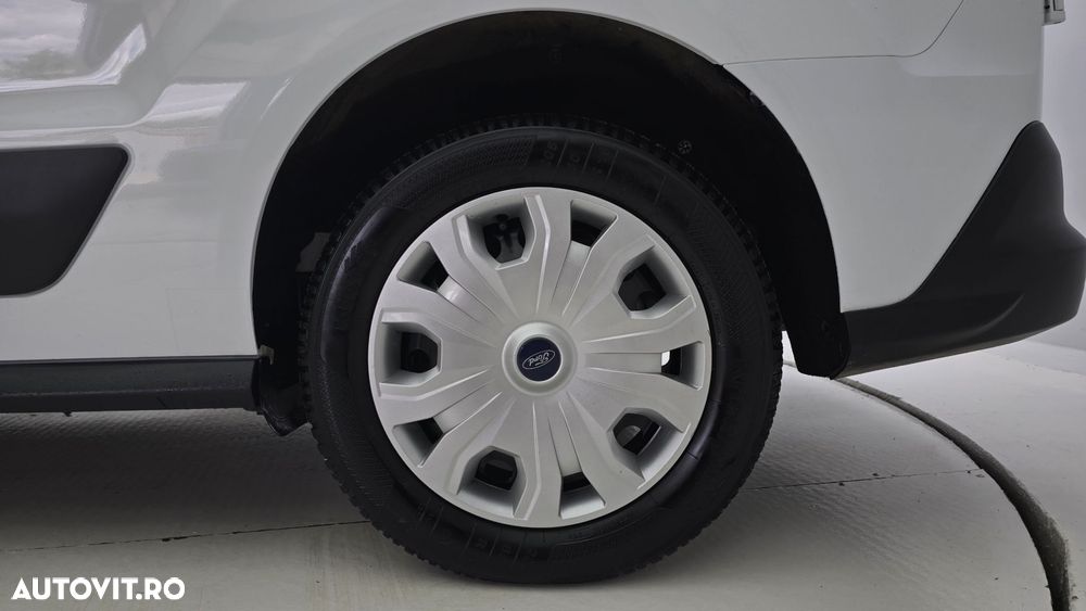 Ford Transit Connect - 23