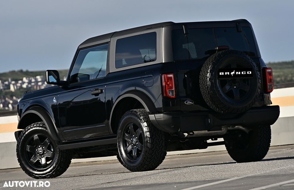 Ford Bronco - 6