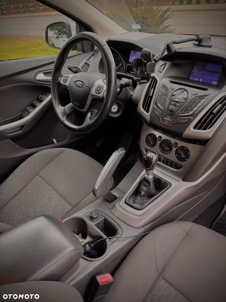 Ford Focus 1.6 TDCi DPF Champions Edition - 8