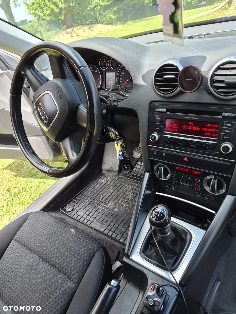 Audi A3 Sportback 1.6 TDI DPF Ambiente - 8