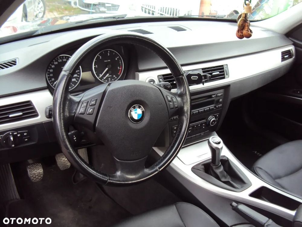 BMW Seria 3 316d - 11