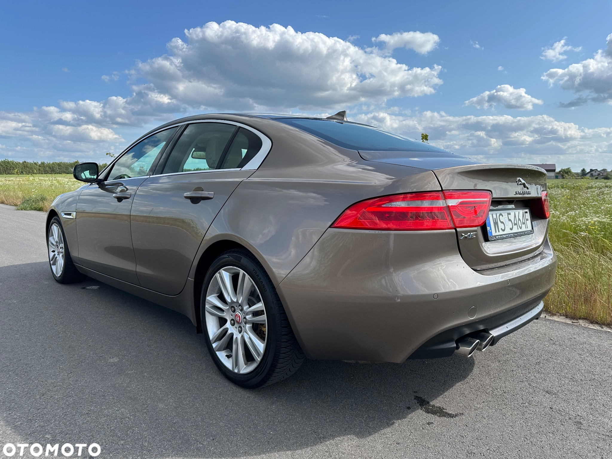 Jaguar XE 2.0 D Prestige - 7