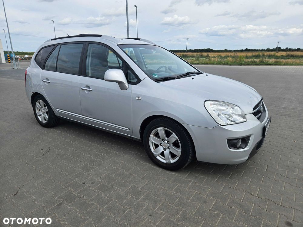Kia Carens - 2