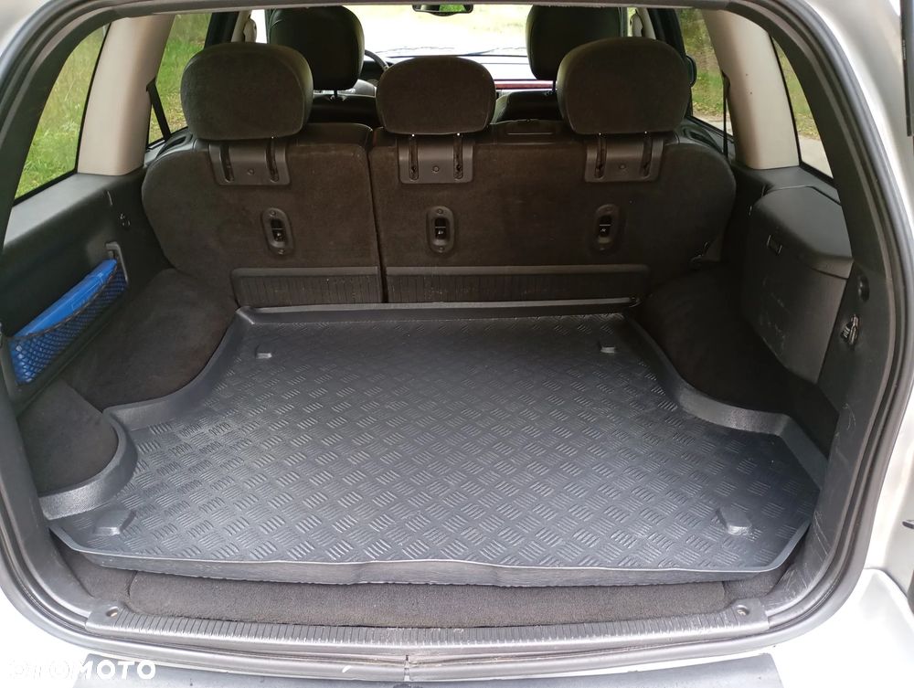 Jeep Grand Cherokee - 20
