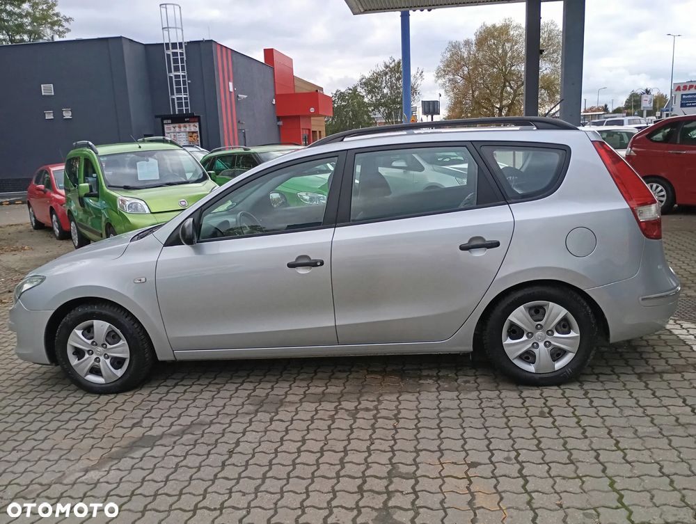 Hyundai i30 i30cw 1.4 blue Comfort - 19