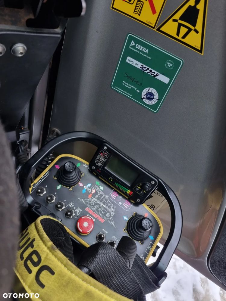 Manitou MRT3255+ PRIVILAGE Ładowarka Teleskopowa 32metry 5630 mtg Kosz (Pilot 2 funkcje) Wciągarka hydr. Widły. Jak Nowa z Norwegii! 2017r. KLIMA Webasto post. Kamera DEKRA 2026r. Po serwisach 100h temu! skręt 4 koła. Auto-poziomowanie! jazda szybka wolna. Zero luzów wycieków! - 21