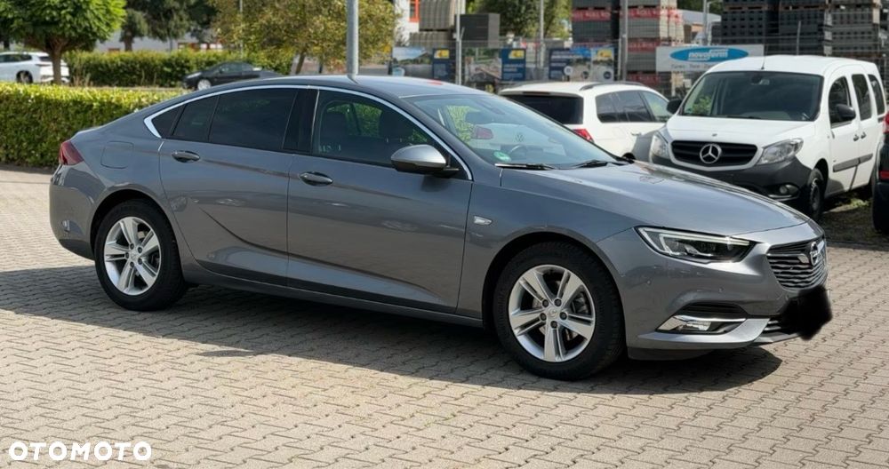 Opel Insignia 2.0 T 4x4 GSi S&S - 9