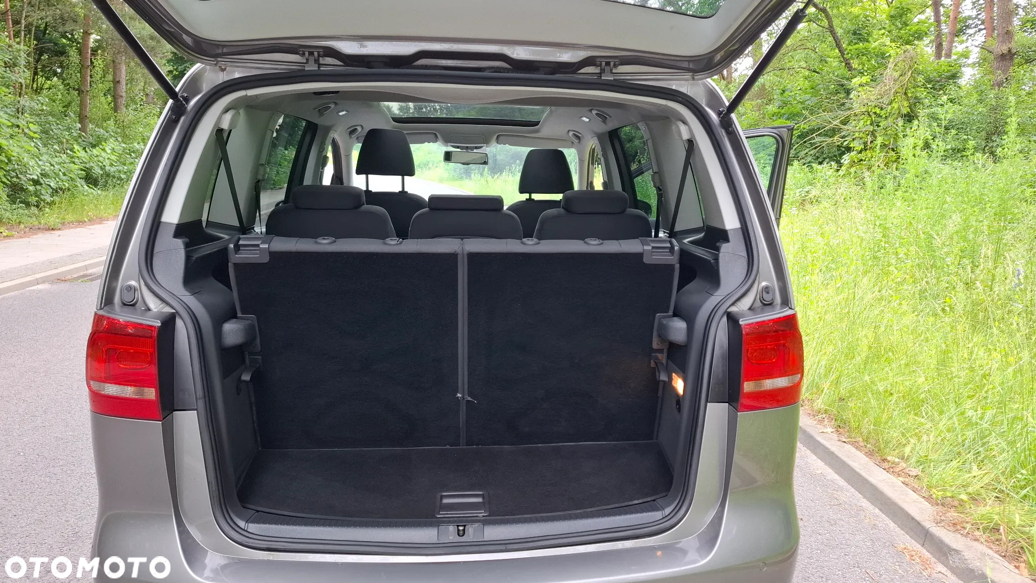 Volkswagen Touran 2.0 TDI DSG Highline - 18
