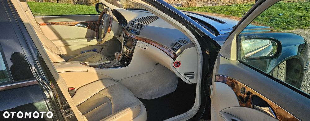 Mercedes-Benz Klasa E 500 4-Matic T Elegance - 7