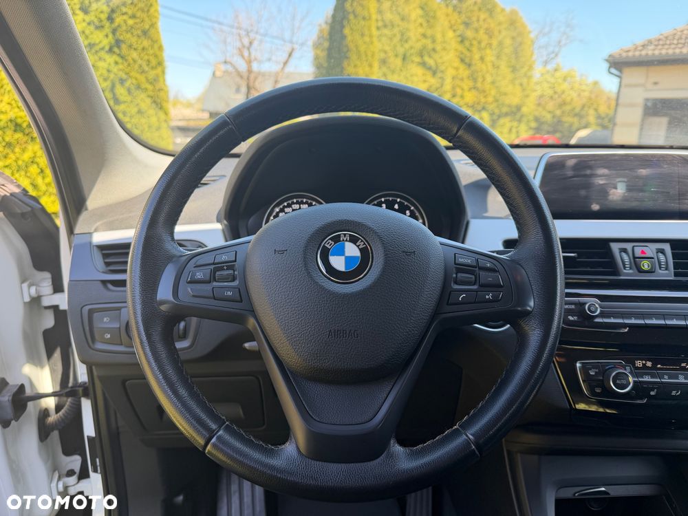 BMW X1 sDrive18i - 11