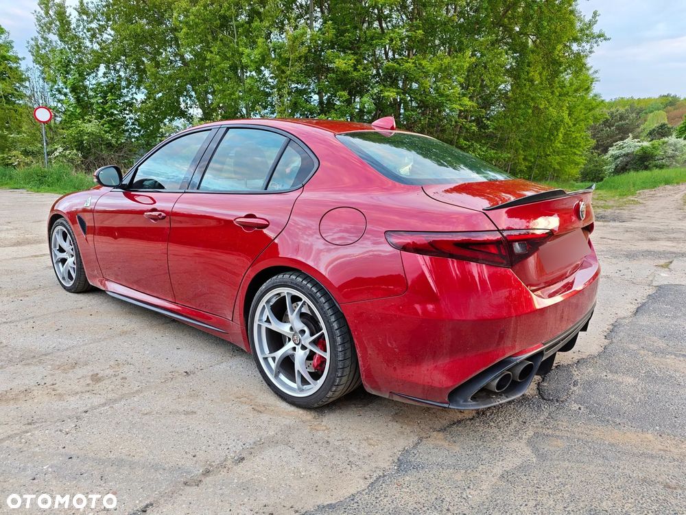 Alfa Romeo Giulia 2.9 V6 Bi-Turbo AT8 Quadrifoglio - 8