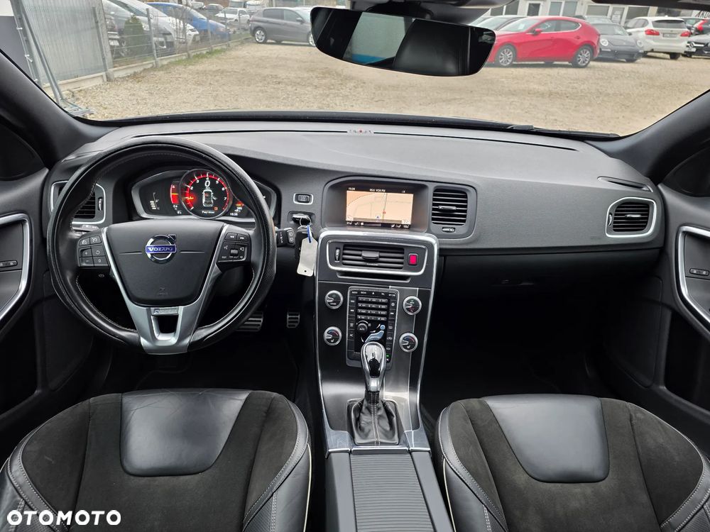 Volvo V60 T4 Geartronic R-Design - 11