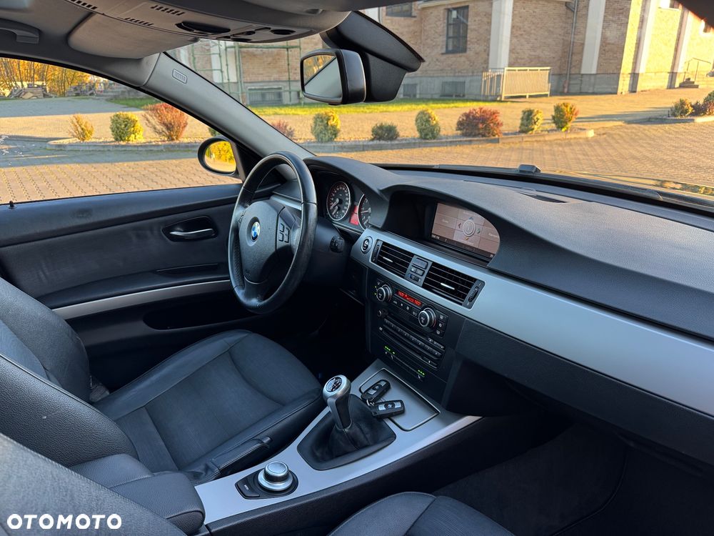 BMW Seria 3 318i - 6