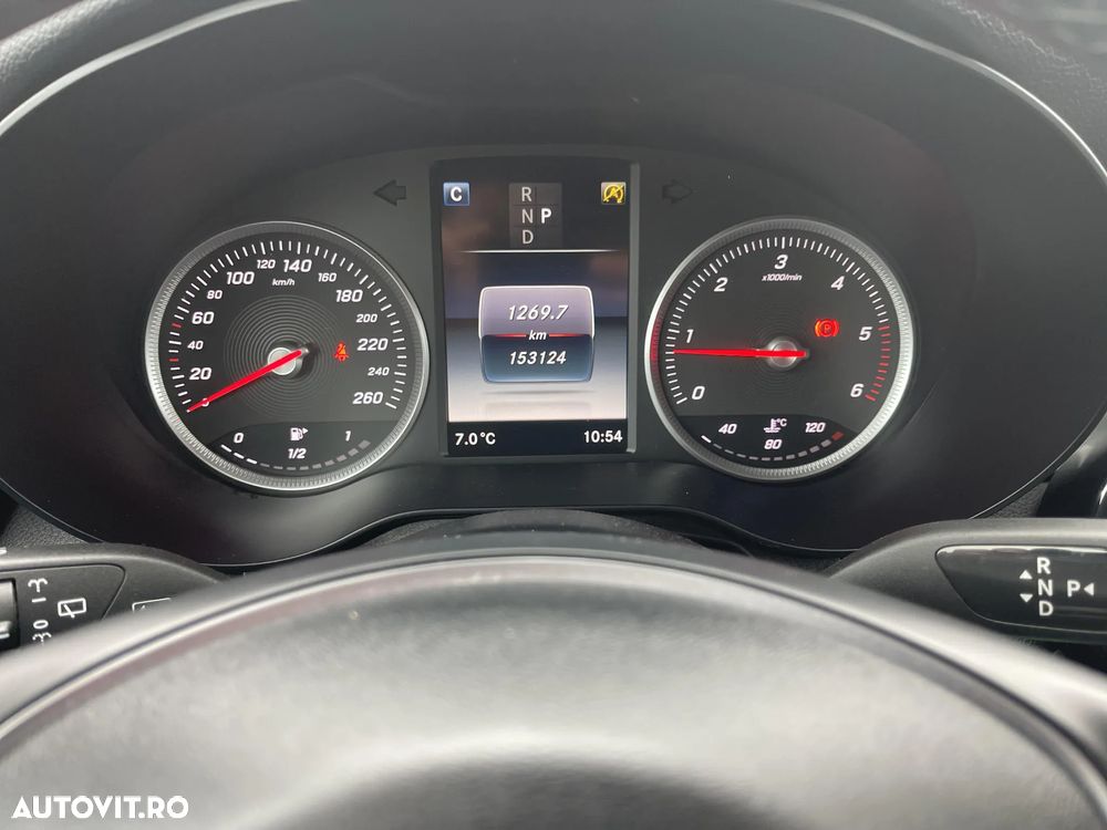 Mercedes-Benz GLC - 12