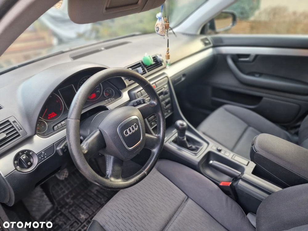 Audi A4 Avant 2.0 TDI - 15
