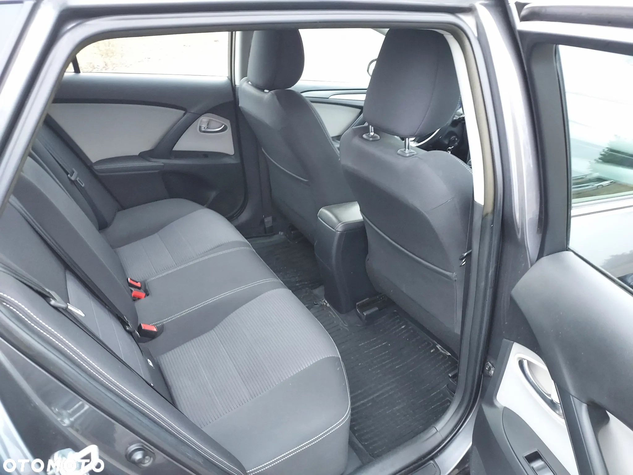 Toyota Avensis 2.0 Premium MS - 23