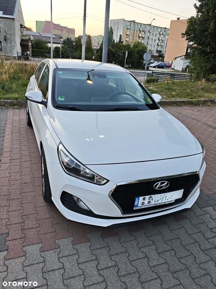 Hyundai i30 1.6 D Classic + - 3