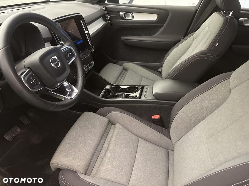 Volvo XC 40 B3 Plus Dark - 11
