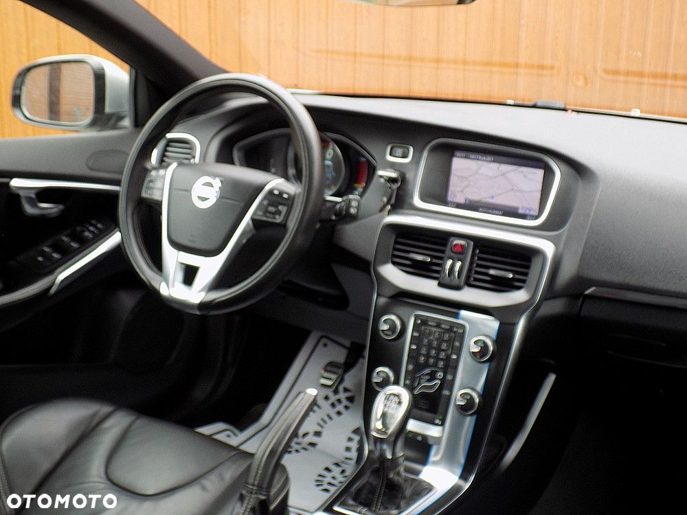 Volvo V40 D3 Drive-E R-Design Momentum - 21