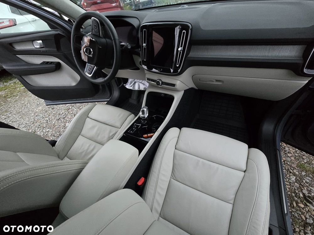 Volvo XC 40 - 23