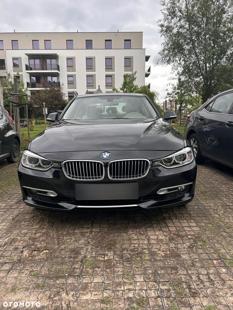BMW Seria 3 320i - 5