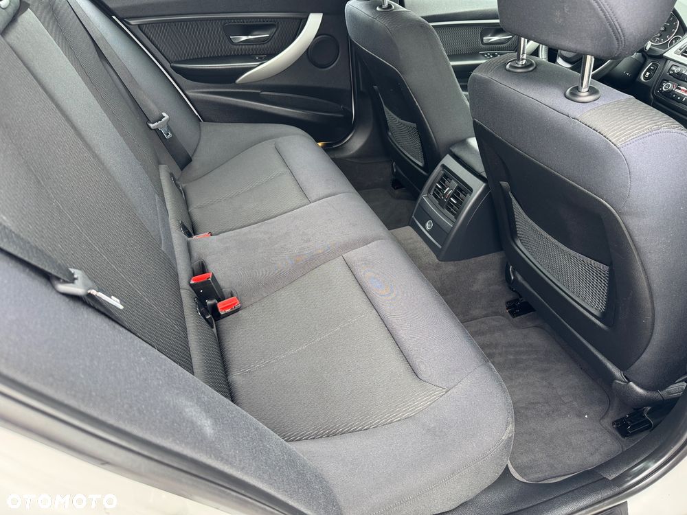 BMW Seria 3 316d Advantage - 24
