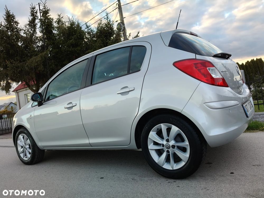 Opel Corsa 1.4 16V Energy - 18