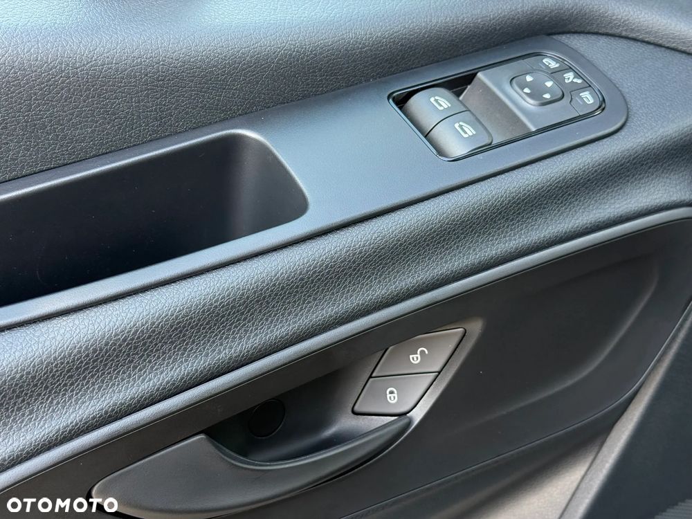 Mercedes-Benz Sprinter - 14