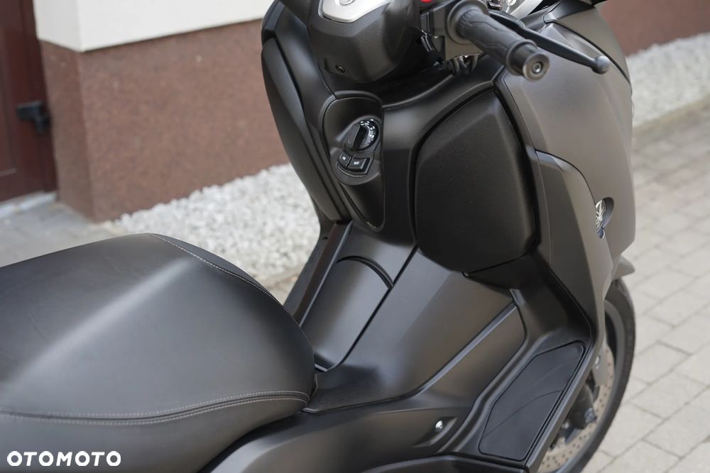 Yamaha X-max - 10