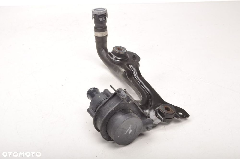 VOLVO V40 II 2.0 D4 POMPKA WODY PRZEWODY WODY - 6