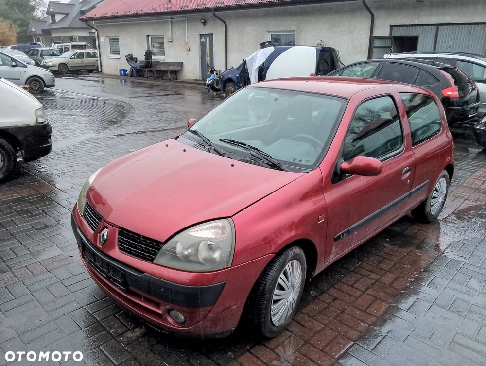 Renault Clio II (01-03r.) 1.2 B 58KM. Silnik D7F 710 Skrzynia  JB1514 lakier NV713/ NV 713.Cały na części. GWARANCJA !!! Przód Tył Zestaw Komplet Drzwi Klapa Zderzak Błotnik Maska Grill Atrapa Szyba Pas Lampa Lusterko Boczki Fotel Kanapa Kokpit Deska Rozdzielcza Przełącznik Włącznik Sterownik Przewody Wiązka Instalacja Moduł Komputer Czujnik Listwa Pompa Alternator Wtryski Głowica Rozrusznik Kompresor Sprzęgło Dwumas Silnik Skrzynia ABS Klimatyzacji Paliwa Wspomagania Kolektor Turbina Przepustnica Zawór Chłodnica Koło Hak Belka Sanki Zawieszenie Mcpherson Półoś Amortyzator Wydech Tłumik Zacisk Most - 1