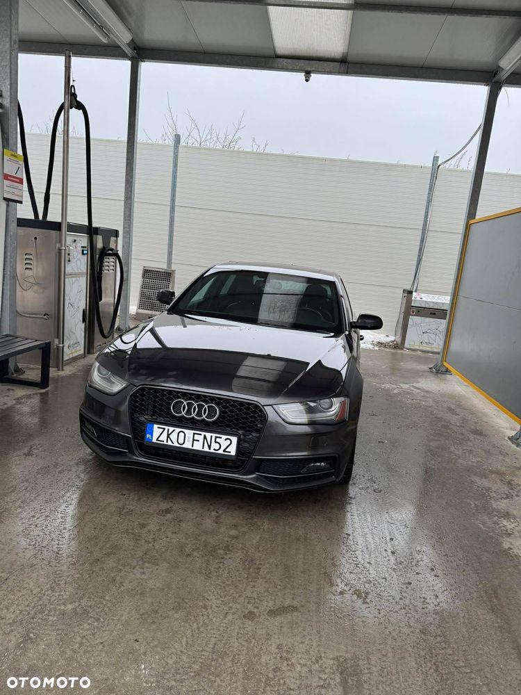 Audi A4 Limousine - 8